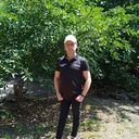  ,   Jonny, 44 ,   c 