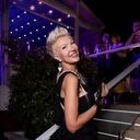  ,   Lyly, 49 ,     , c 