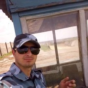  ,  Viktor, 35