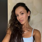  , Lia