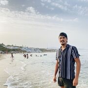  ,  Khalid, 32