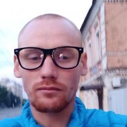  ,  Viktor, 30