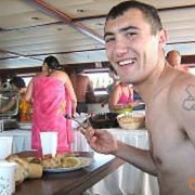  ,  Artur, 37