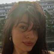  ,  Valeria, 21