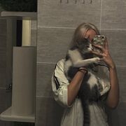  --,   Anya, 22 ,  