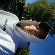  ,  Viktor, 23
