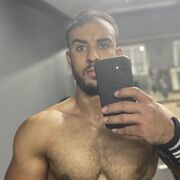  ,   Simon, 32 ,   ,   