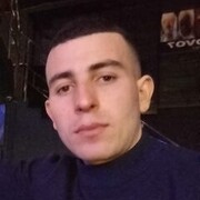  ,  Davit, 31
