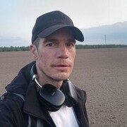  -,  Viktor, 41