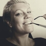  ,   Titania, 50 ,     , c 