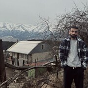  ,  Iuri, 25