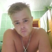  ,  Andrii, 32