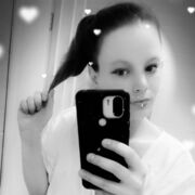  ,  Alexandra, 22