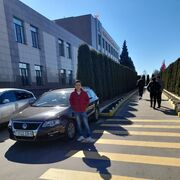  ,   Bek, 29 ,     