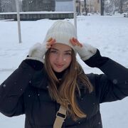  ,  Sara, 27