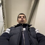  ,  Davit, 25