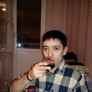  ,  Avazbek, 45