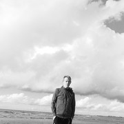  ,  Guntars, 32