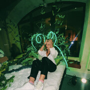  -,   Sasha, 25 ,   ,   