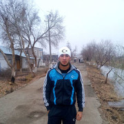  ,   Magomed, 32 ,  