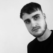  ,  Catalin, 23