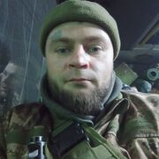  ,  Vitalii, 33