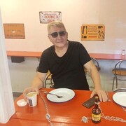  ,   Valentin, 51 ,   c 