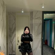  ,   Julia, 23 ,   ,   