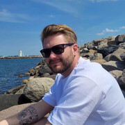  ,   Viktor, 38 ,   ,   