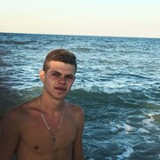 ,  Danyl, 22