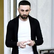  ,  Alen, 28