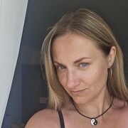 -,  Tati, 45
