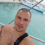  ,  Ruslan, 32