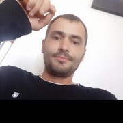  ,  Den, 33