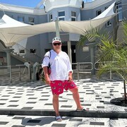  ,   Denis, 48 ,     , c 