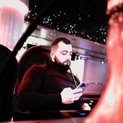  ,  Karlen, 27