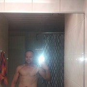  ,   Andrej, 35 ,   