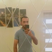  ,  Zaur, 36