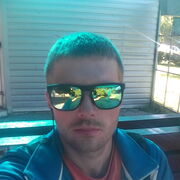  ,  Viktor, 31