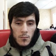   ,  Leon, 29