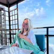  ,   Violetta, 33 ,   ,   