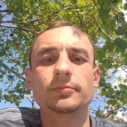   ,  Serhii, 32