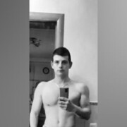  ,   Maksym, 31 ,  
