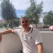  ,  Valery, 40