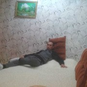  ,   Oskar, 33 ,  
