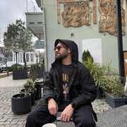  ,  Amiko, 30