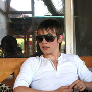  ,   Artem, 32 ,  