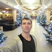  ,  Serhii, 35
