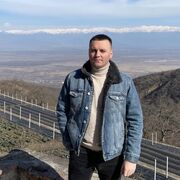  ,  Alex, 42