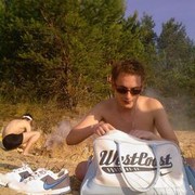  ,   Viktor, 34 ,   